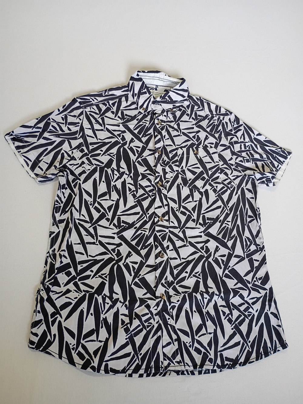 Report Collection Tropical Abstract Leaf Print Short Sleeve Shirt Sm Black White